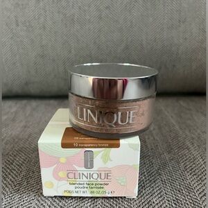 BRAND NEW UNOPENED Clinique face powder.